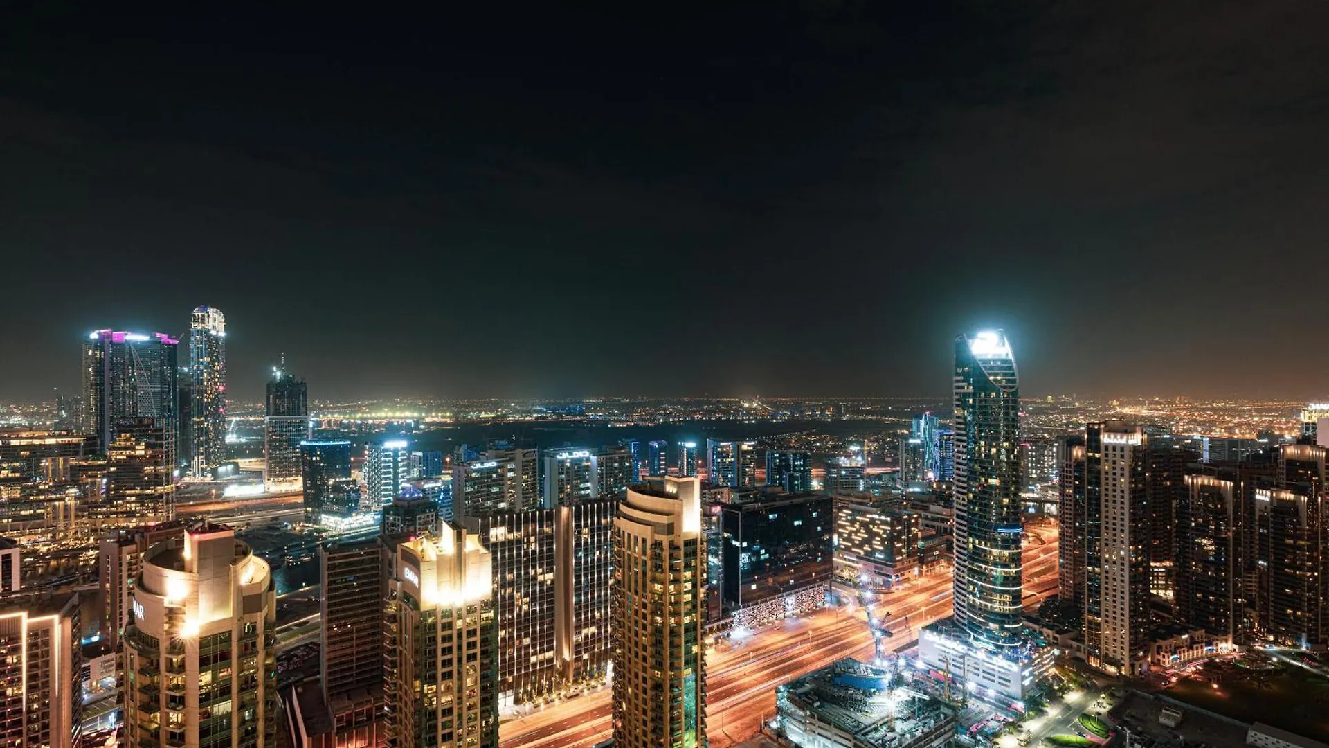 Smartstay At Burj Royale - Unique Downtown Dubai City Views - Brand New Luxury Apartments