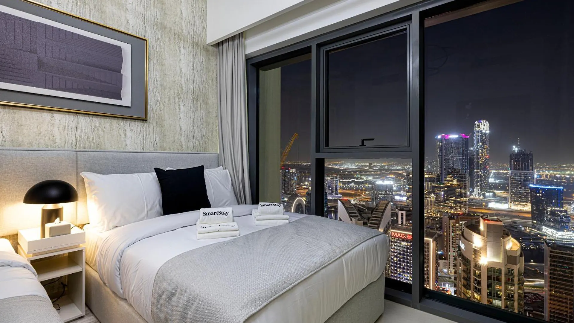 Smartstay At Burj Royale - Unique Downtown Dubai City Views - Brand New Luxury Apartments الإمارات العربية المتحدة