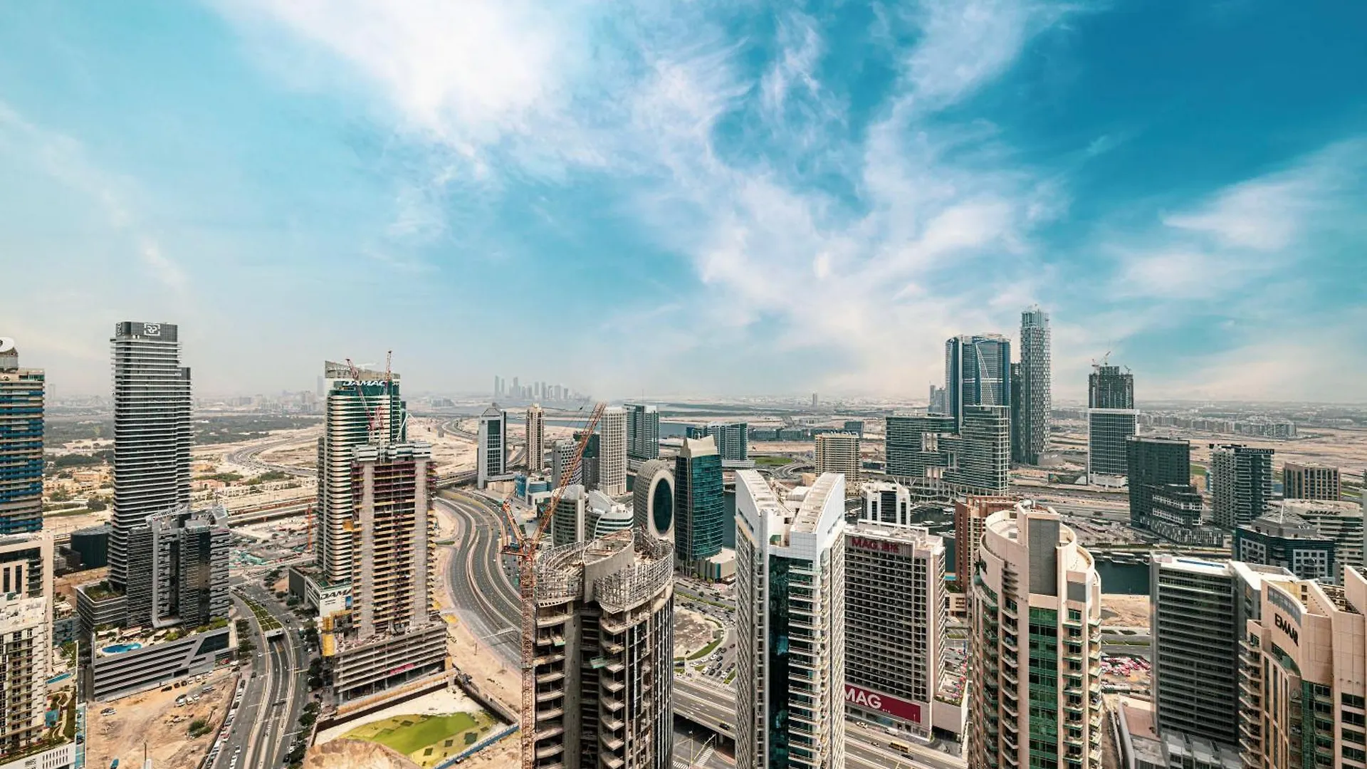 Smartstay At Burj Royale - Unique Downtown Dubai City Views - Brand New Luxury Apartments 0*,