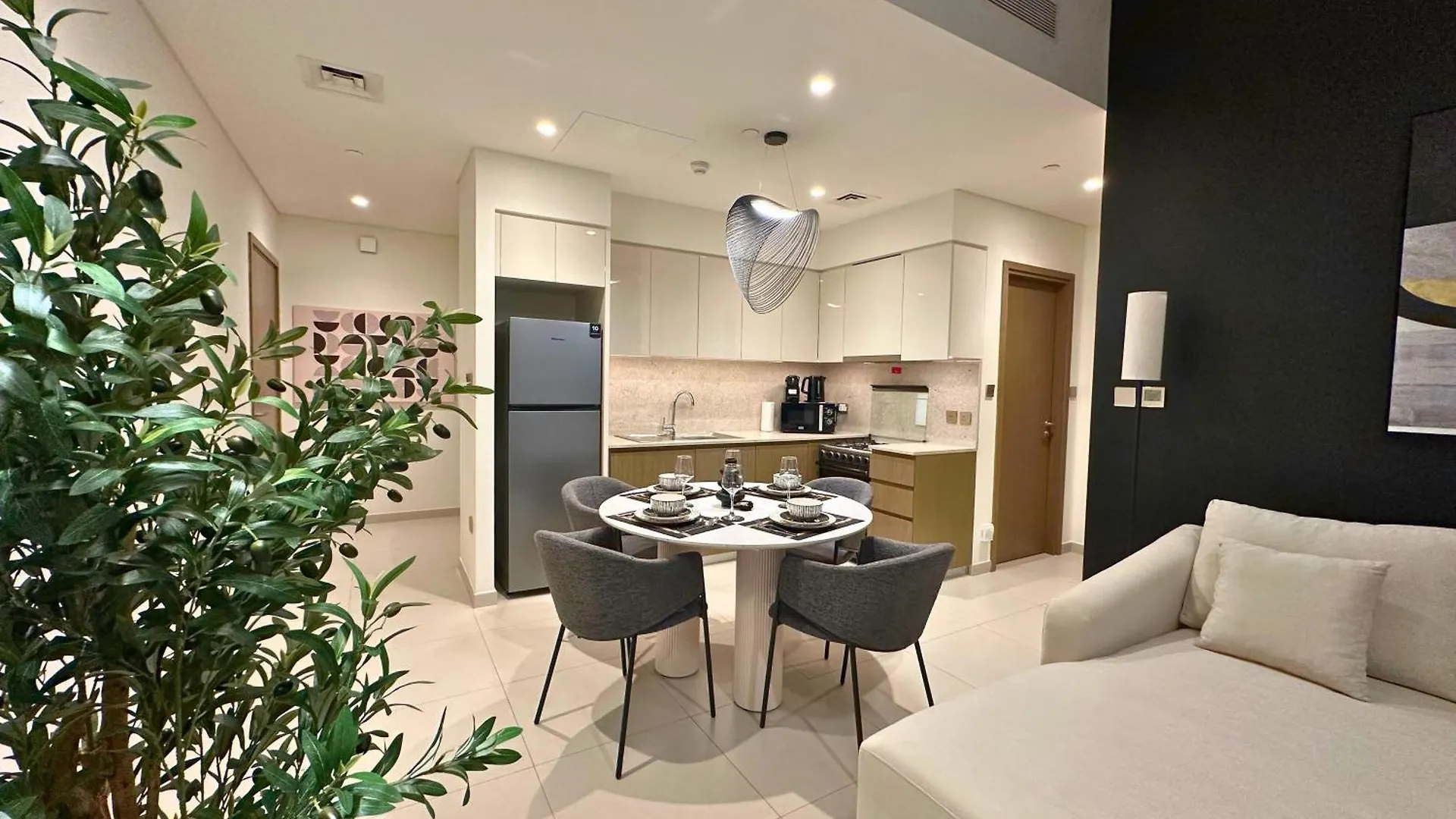 Smartstay At Burj Royale - Unique Downtown Dubai City Views - Brand New Luxury Apartments 0*,  الإمارات العربية المتحدة