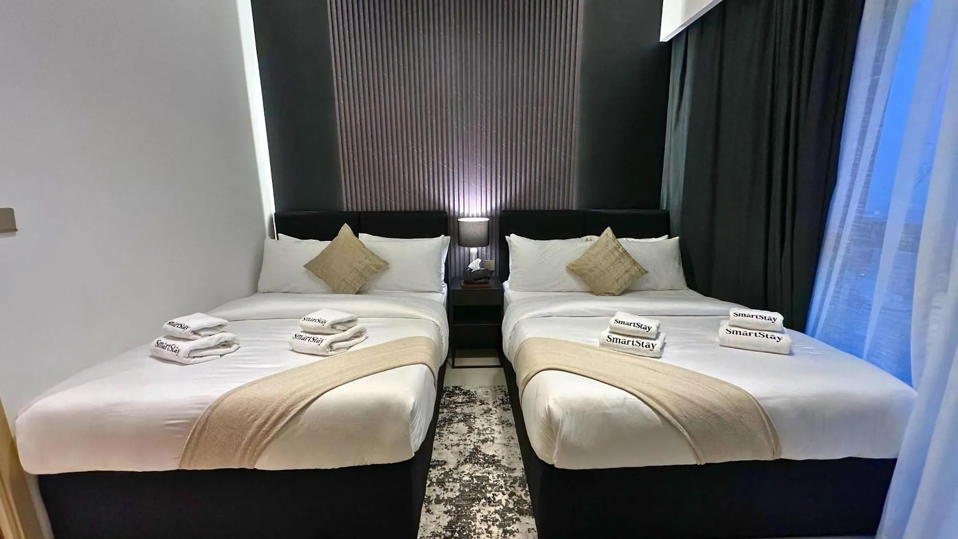 Smartstay At Burj Royale - Unique Downtown Dubai City Views - Brand New Luxury Apartments الإمارات العربية المتحدة