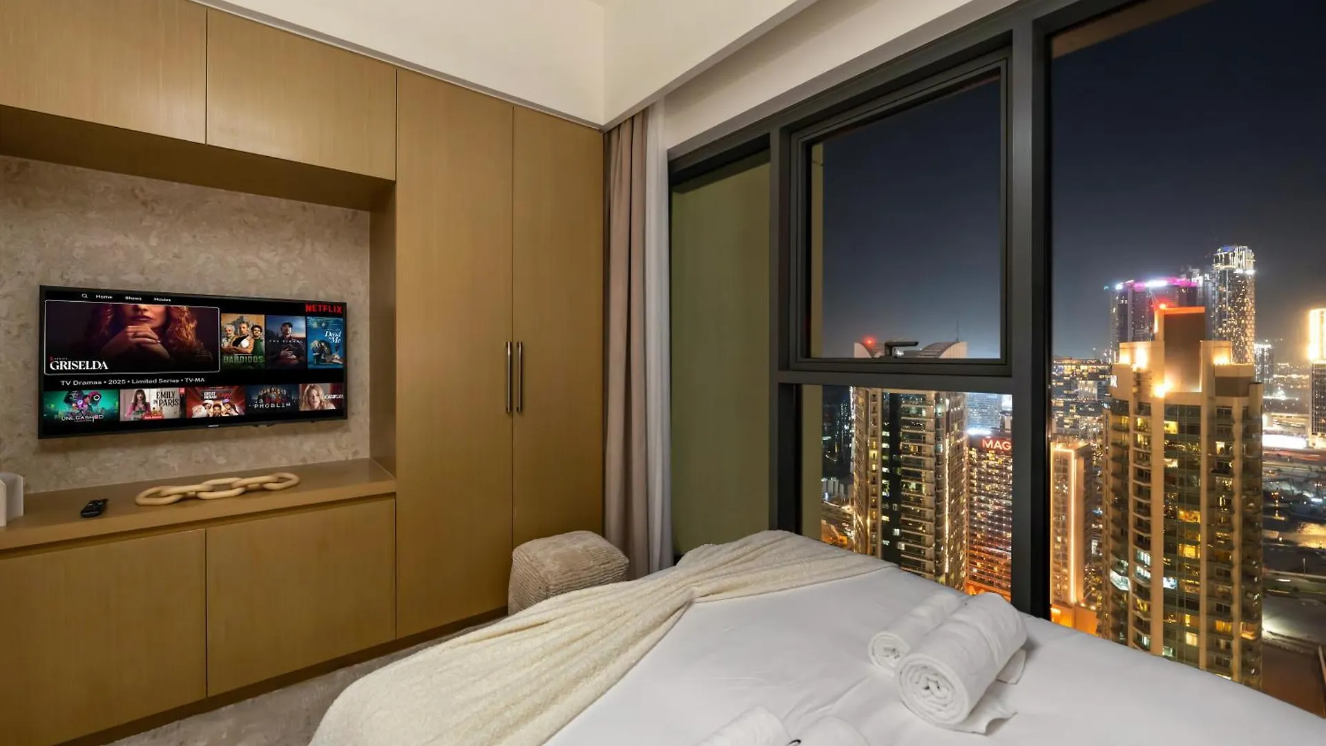 Smartstay At Burj Royale - Unique Downtown Dubai City Views - Brand New Luxury Apartments الإمارات العربية المتحدة