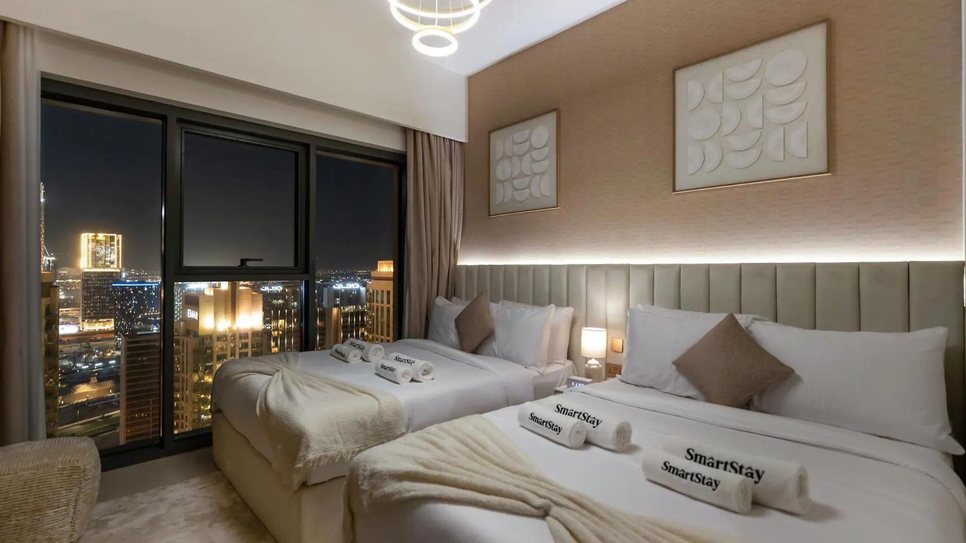 Smartstay At Burj Royale - Unique Downtown Dubai City Views - Brand New Luxury Apartments الإمارات العربية المتحدة