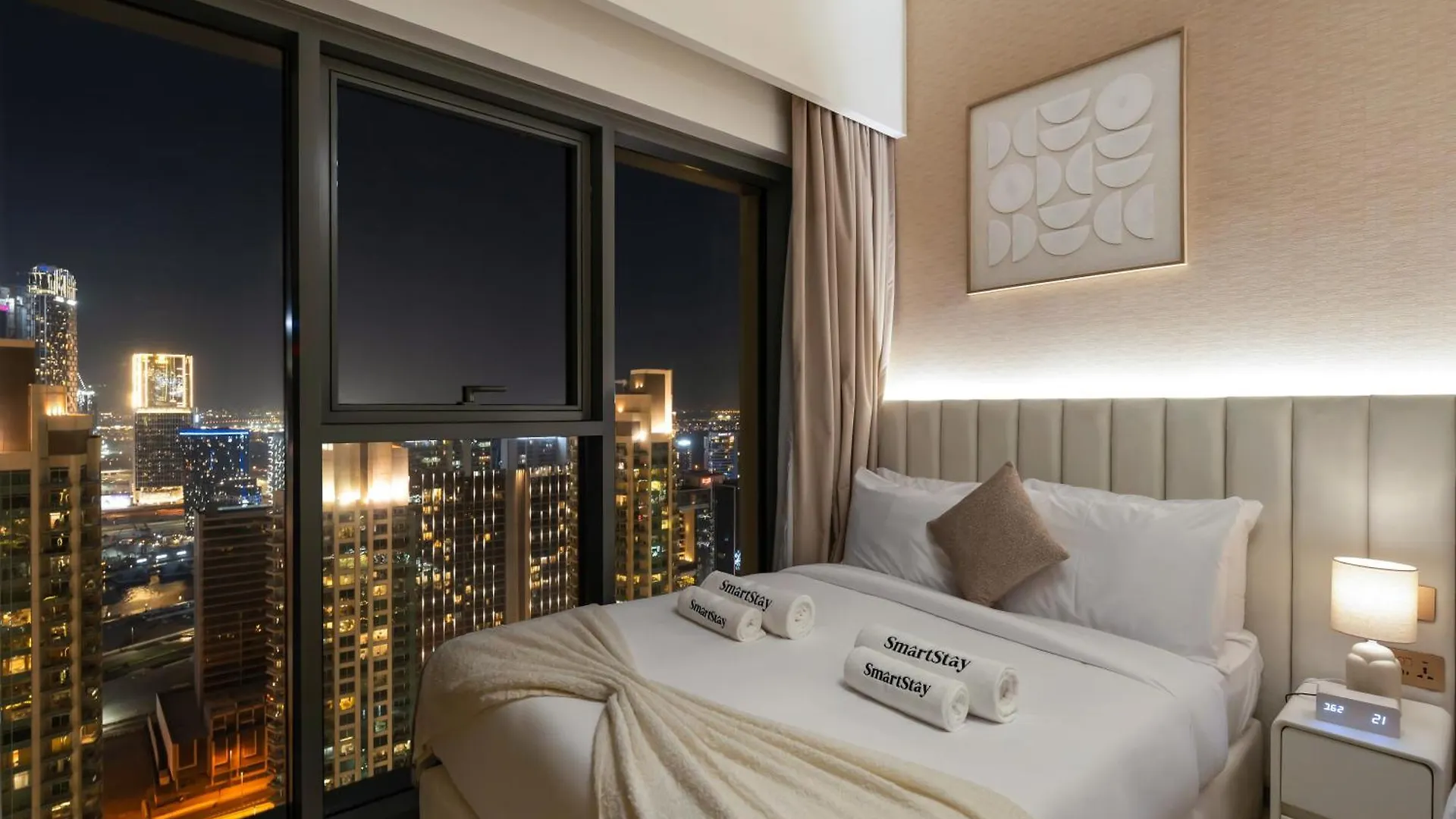 Smartstay At Burj Royale - Unique Downtown Dubai City Views - Brand New Luxury Apartments