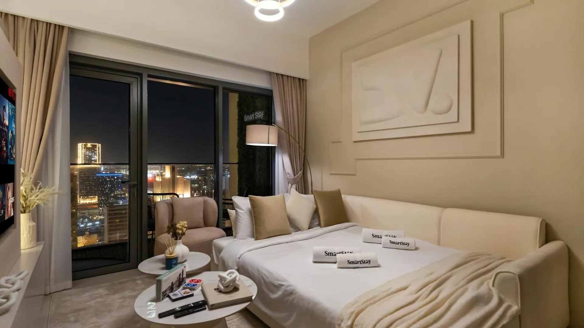 Smartstay At Burj Royale - Unique Downtown Dubai City Views - Brand New Luxury Apartments الإمارات العربية المتحدة