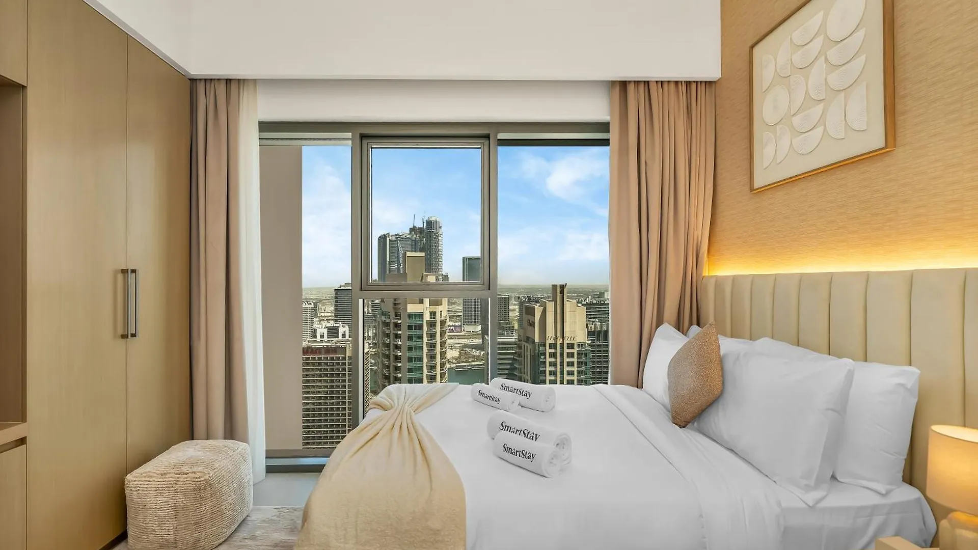 Smartstay At Burj Royale - Unique Downtown Dubai City Views - Brand New Luxury Apartments