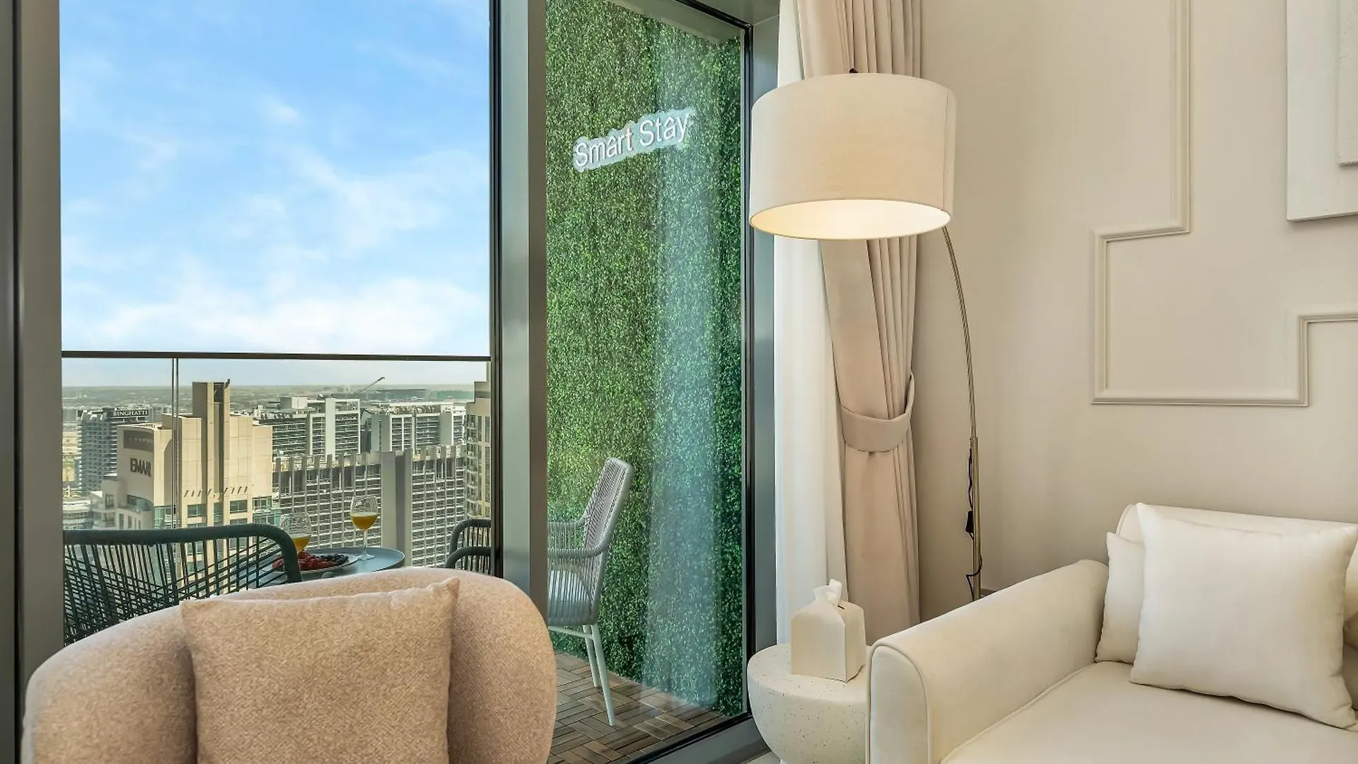 Smartstay At Burj Royale - Unique Downtown Dubai City Views - Brand New Luxury Apartments