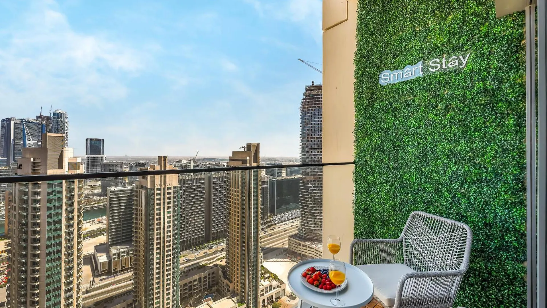 Smartstay At Burj Royale - Unique Downtown Dubai City Views - Brand New Luxury Apartments
